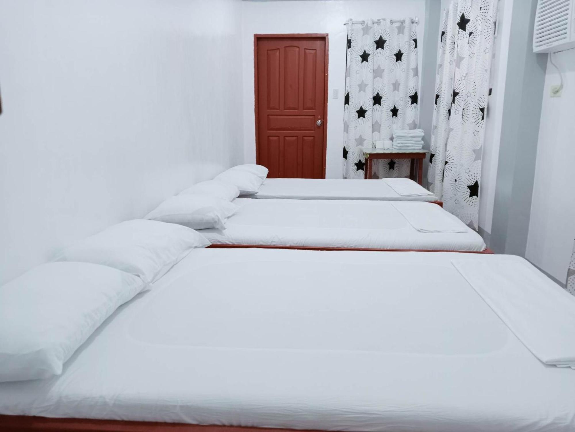 Ludy'S 2 Pension House Carles Bilik gambar
